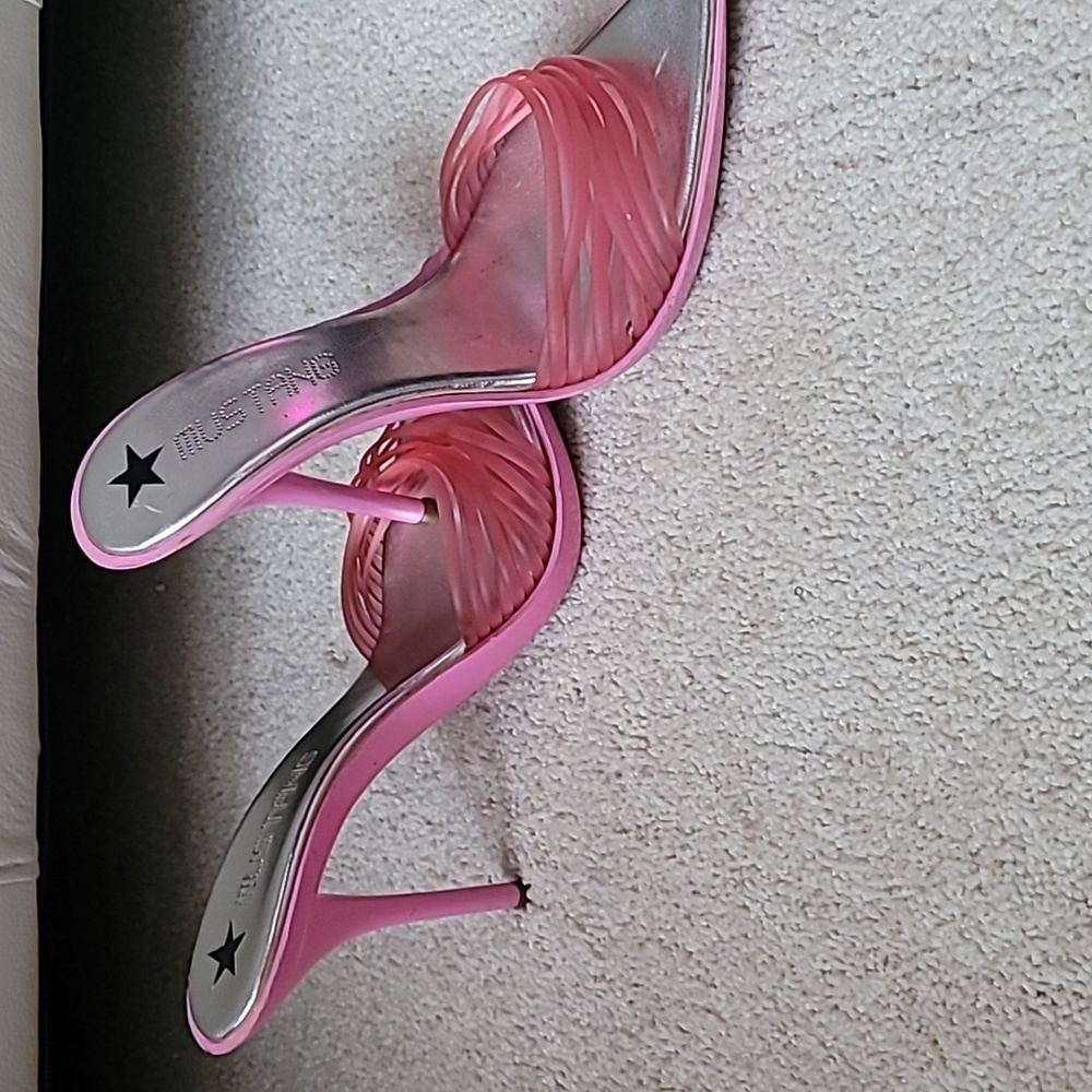 Shoes - Picture 2 of 4